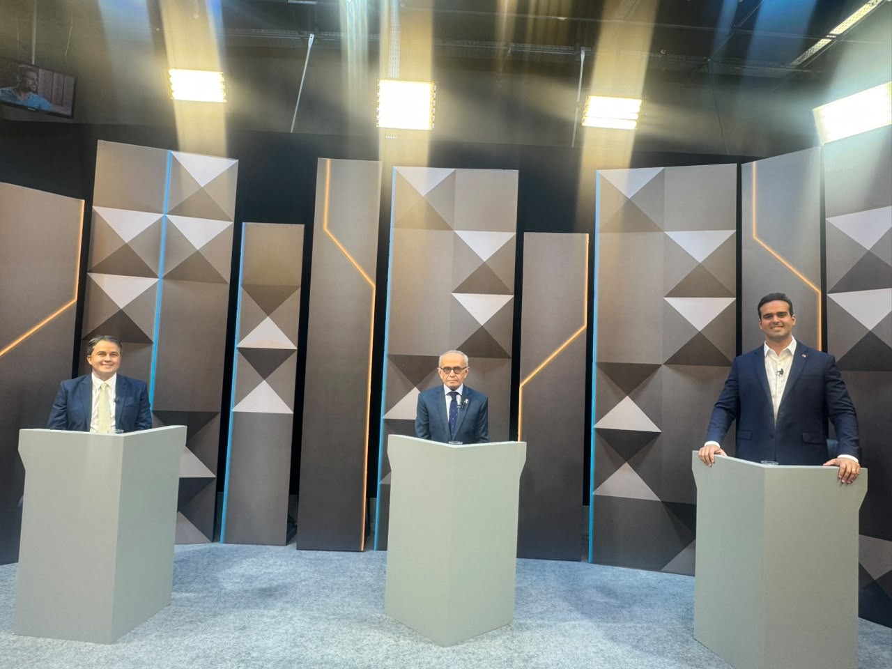 Candidatos ao governo estadual se enfrentam no último debate na Paraíba