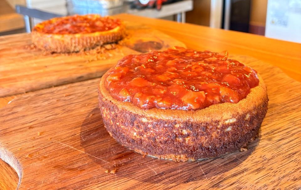 Como fazer cheesecake de frutas vermelhas com toque regional no Chef JPB