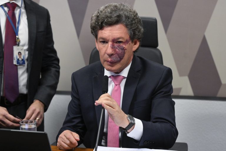 Comissão adia votação da MP sobre a taxa das blusinhas para esta terça