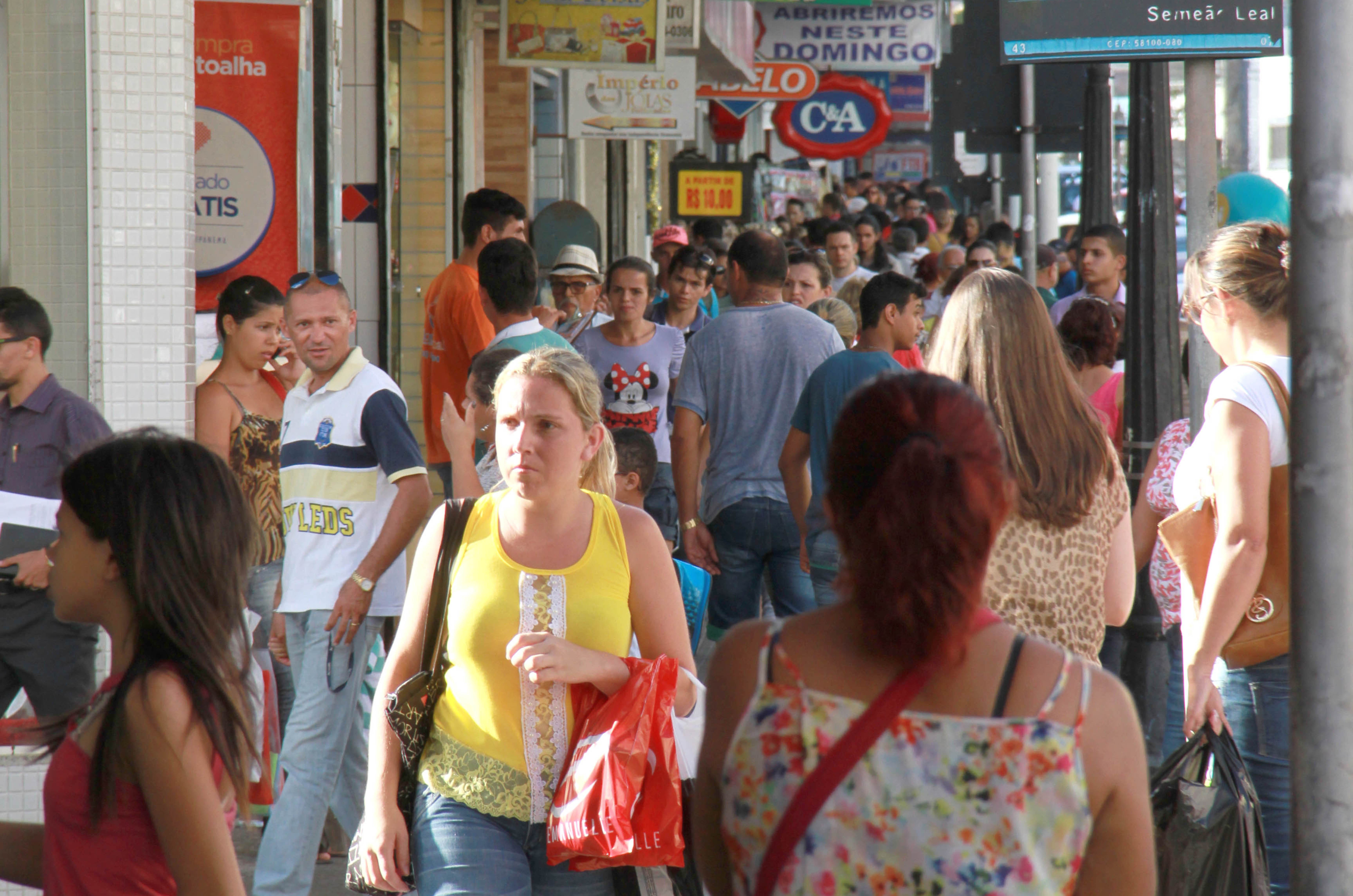 Dia do Comerciário: o que abre e o que fecha em Campina Grande