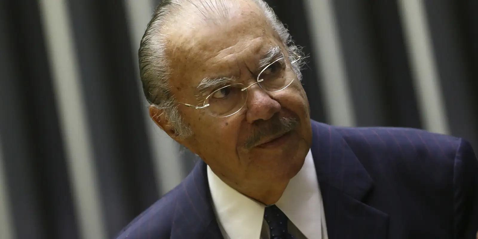 José Sarney continua internado em hospital de São Paulo