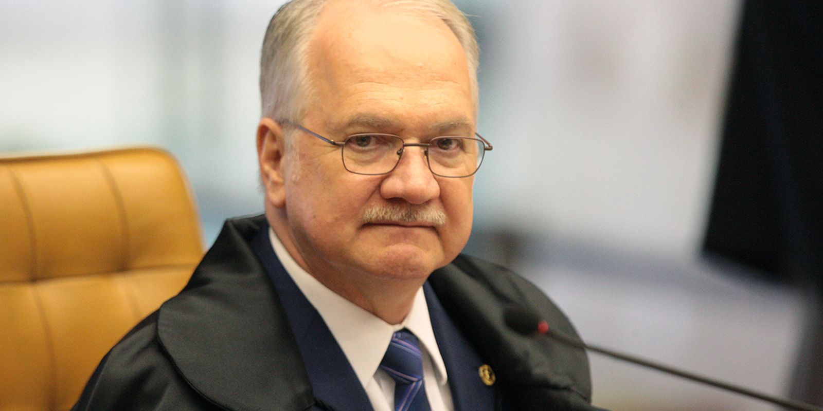 Fachin dá 24 horas para Mendonça abrir sigilo da Operação Compliance Zero
