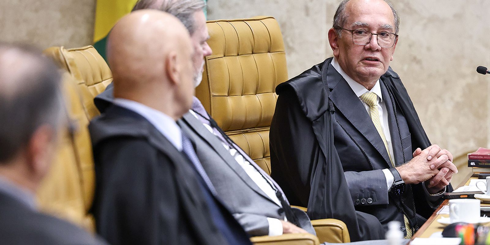 Gilmar Mendes pede ao STF acesso integral aos dados do celular de Vorcaro
