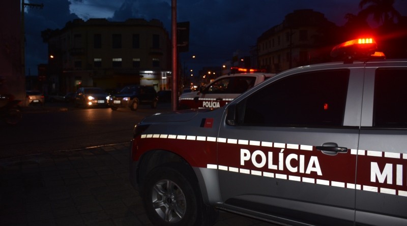 Pai é preso por maus-tratos contra crianças após denúncia de filho de 10 anos na PB
