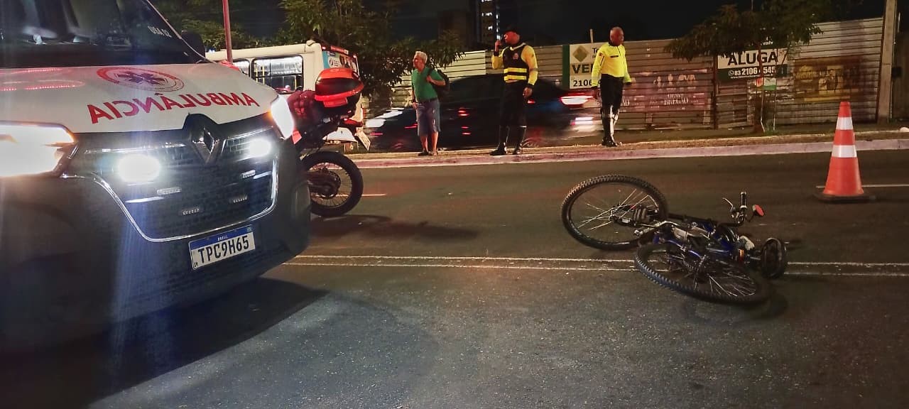 Acidente com bicicleta motorizada e ônibus deixa um morto em João Pessoa