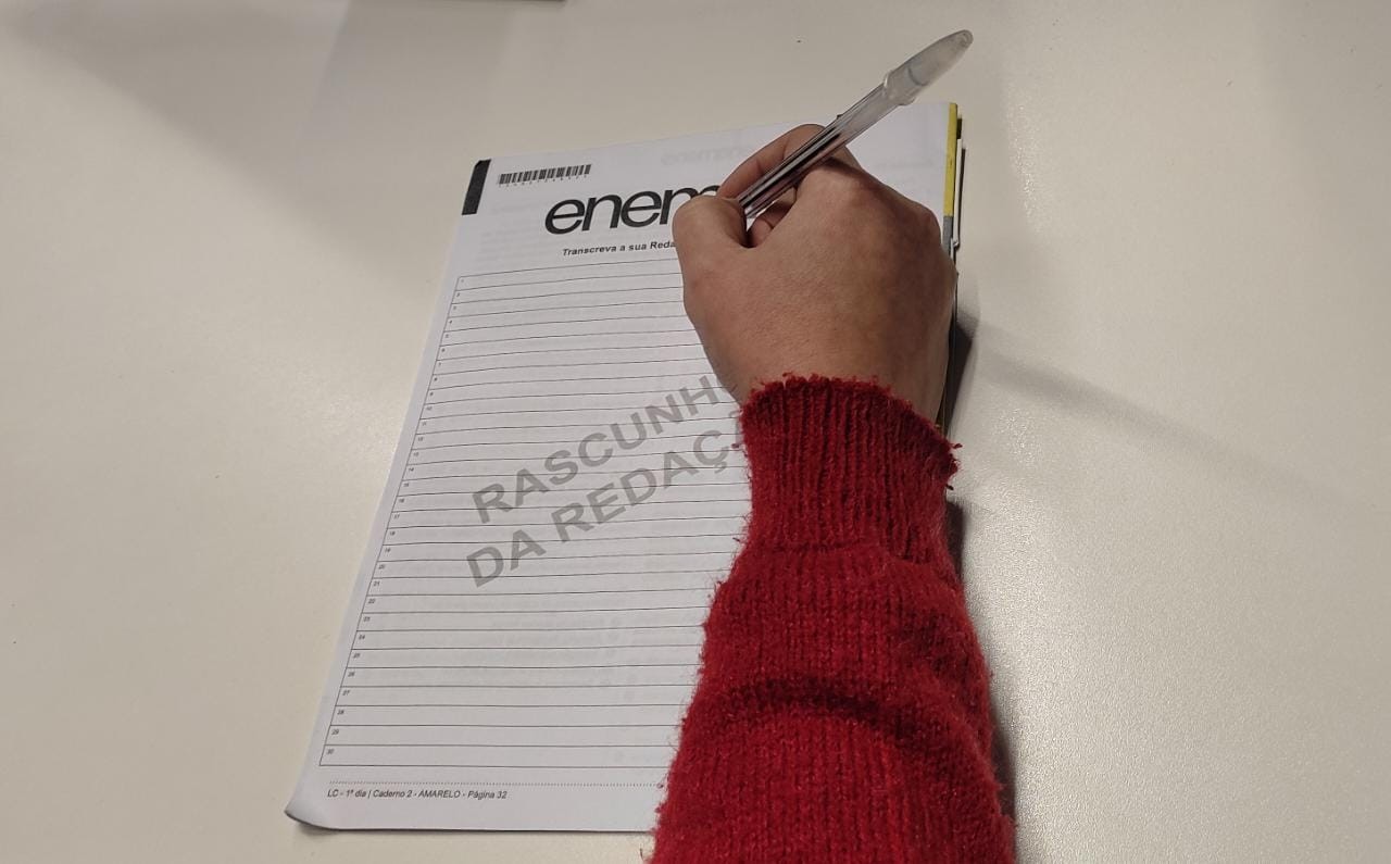 Lá Vem o Enem libera plataforma gratuita de correção e divulga primeiro tema