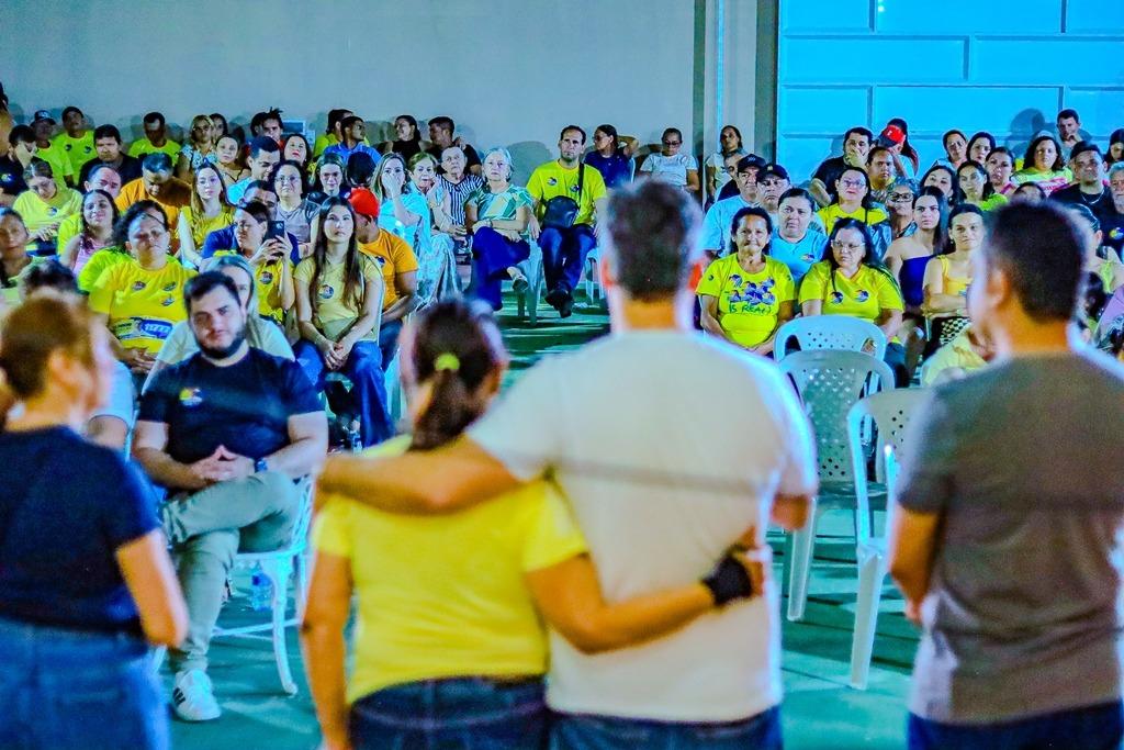 Léa Silva reúne grupo político e reafirma apoio à reeleição de Júnior Araújo em Cajazeiras