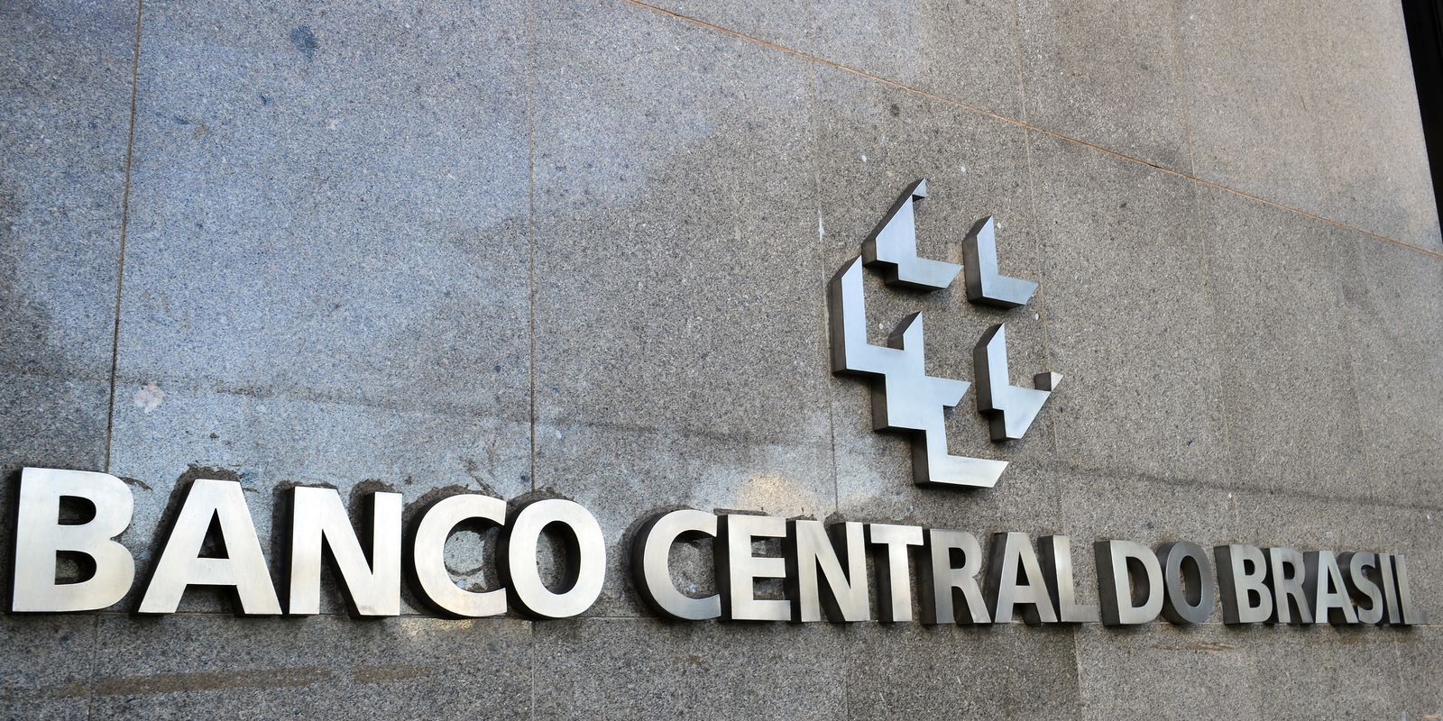 Boletim Focus: mercado reduz a previsão da inflação para 5% neste ano