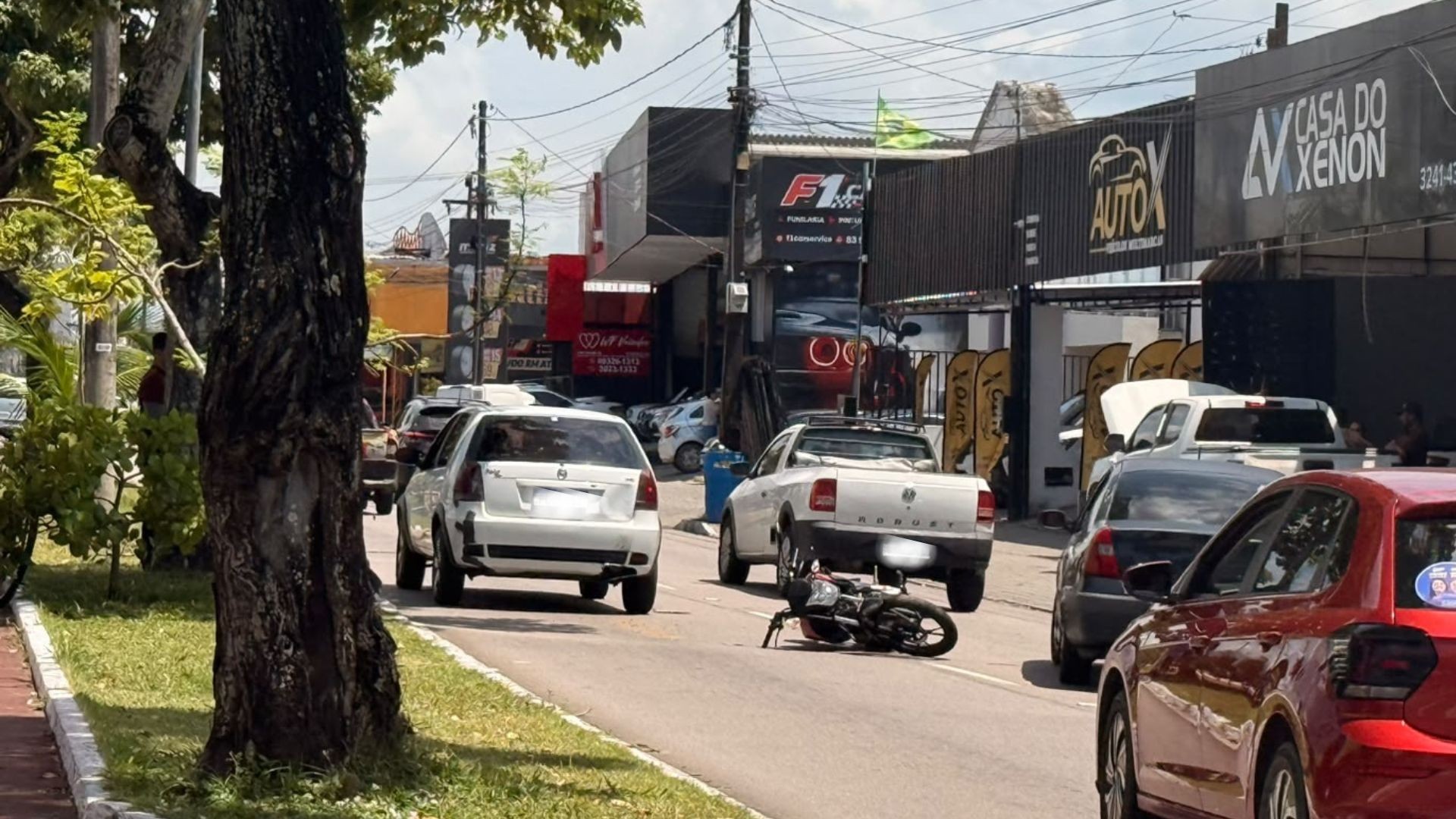 Grave acidente em João Pessoa deixa mulher ferida na Avenida Beira Rio