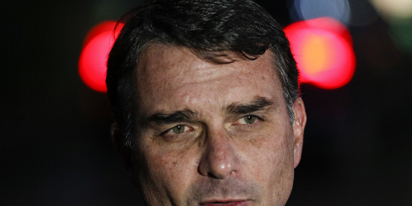 PF detalha cobranças de Flávio Bolsonaro a banqueiro por filme Dark Horse