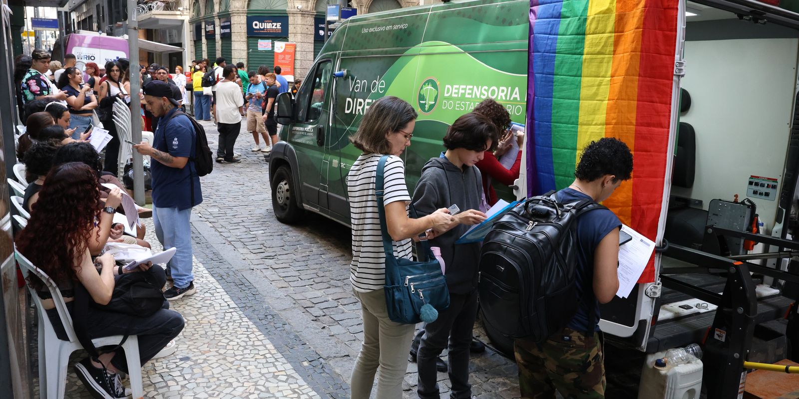 Marcha trans ocupa o Rio de Janeiro em defesa da democracia