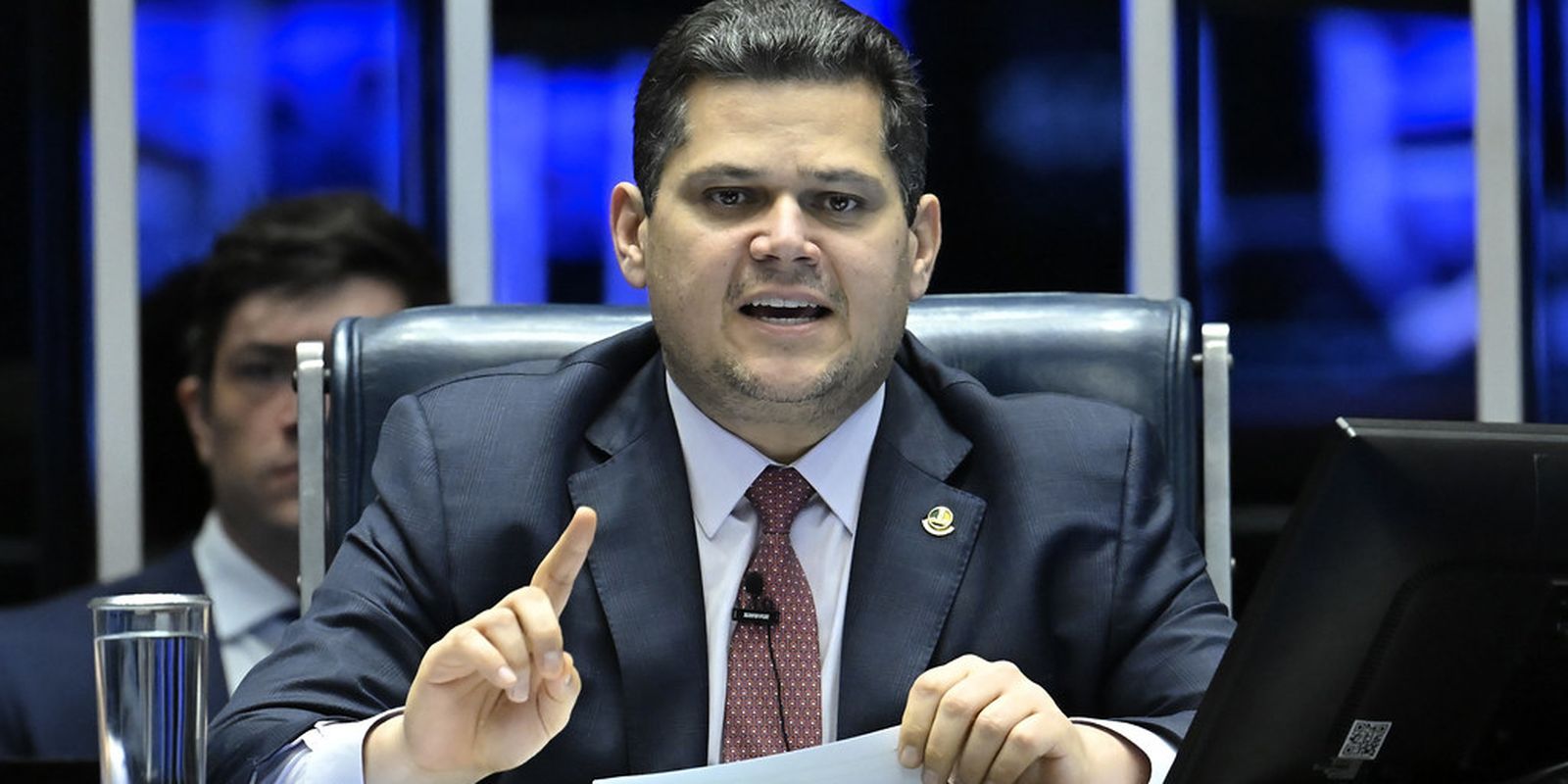 Davi alcolumbre define calendário de votação para a pec da escala 6x1