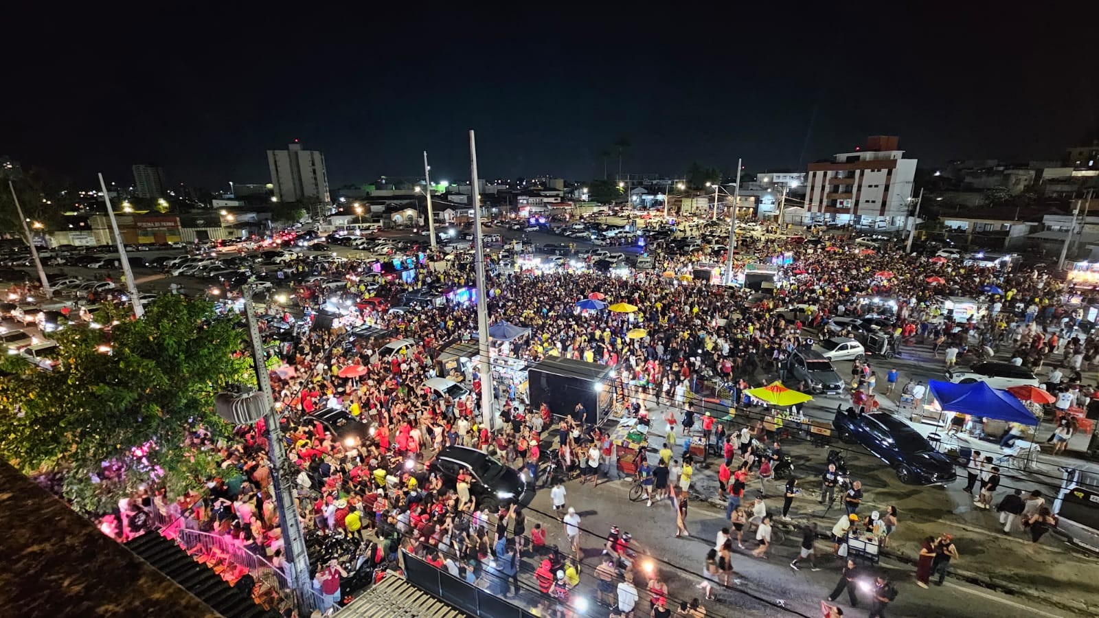 Apoiadores festejam a reeleição de Lula em cidades da Paraíba