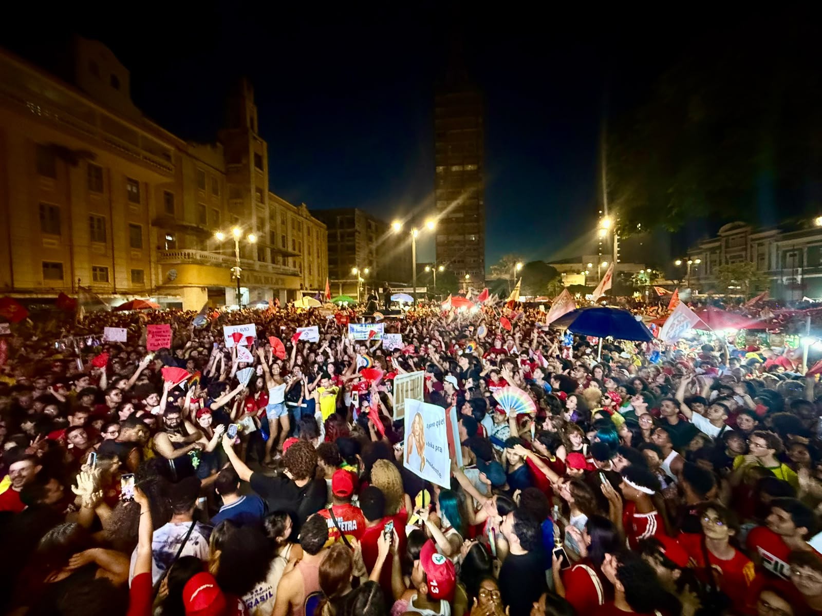 Apoiadores realizam ato pró-lula no centro de joão pessoa