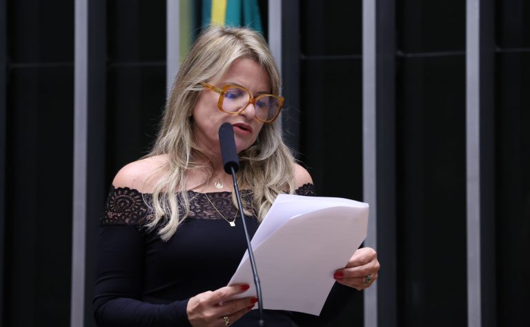 Câmara aprova saúde reprodutiva no SUS para jovens
