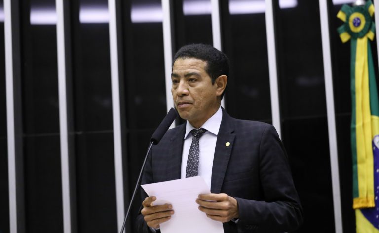Comissão avança com política de inclusão digital para idosos