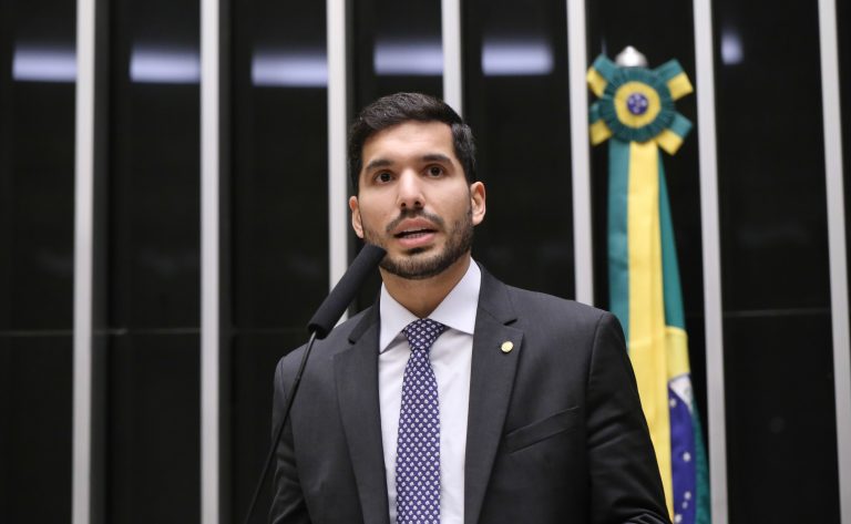PL lidera lista de deputados federais mais votados em onze estados