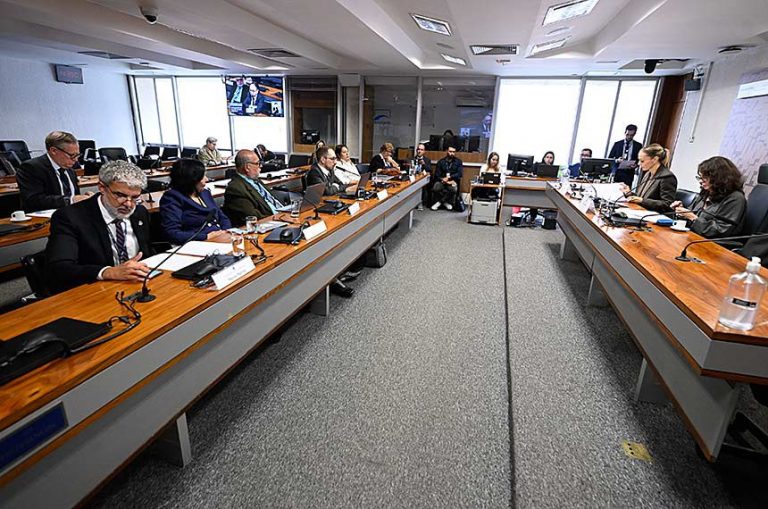 Conselho do Congresso defende regulação de mercados digitais para big techs