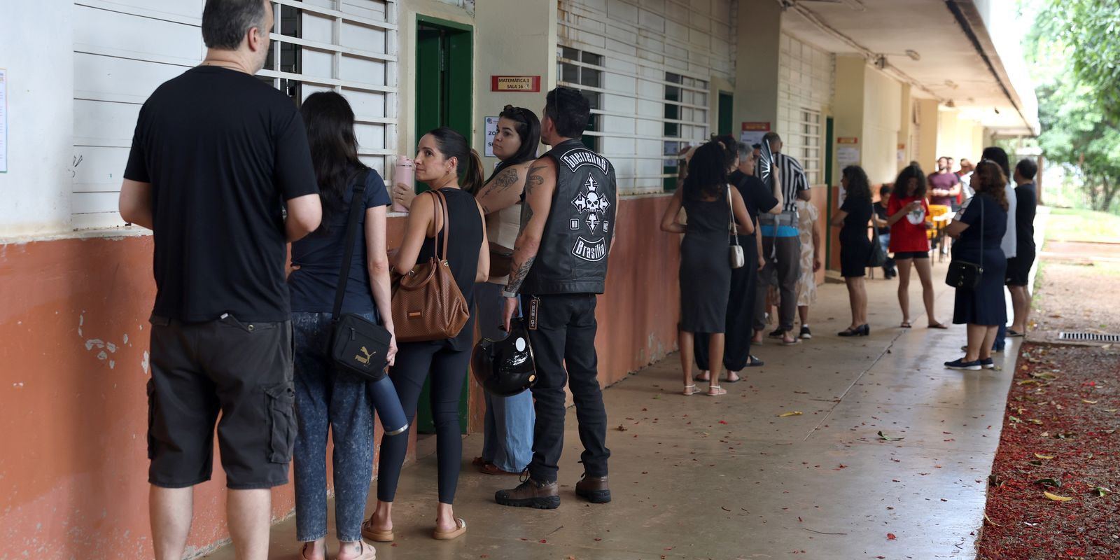 Violência eleitoral entre estudantes preocupa escolas no país
