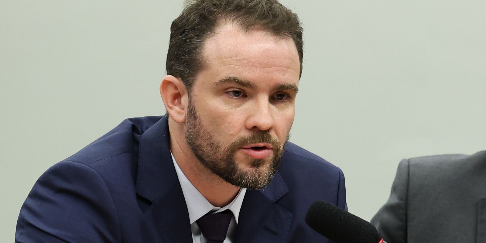 Governo vai buscar meta fiscal com diálogo, afirma Dario Durigan