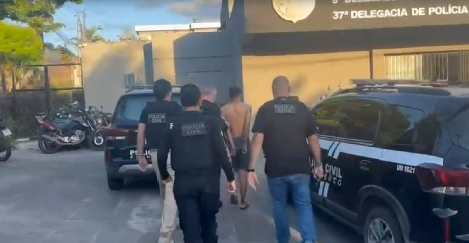 Homem é preso por suspeita de divulgação de imagens íntimas e extorsão