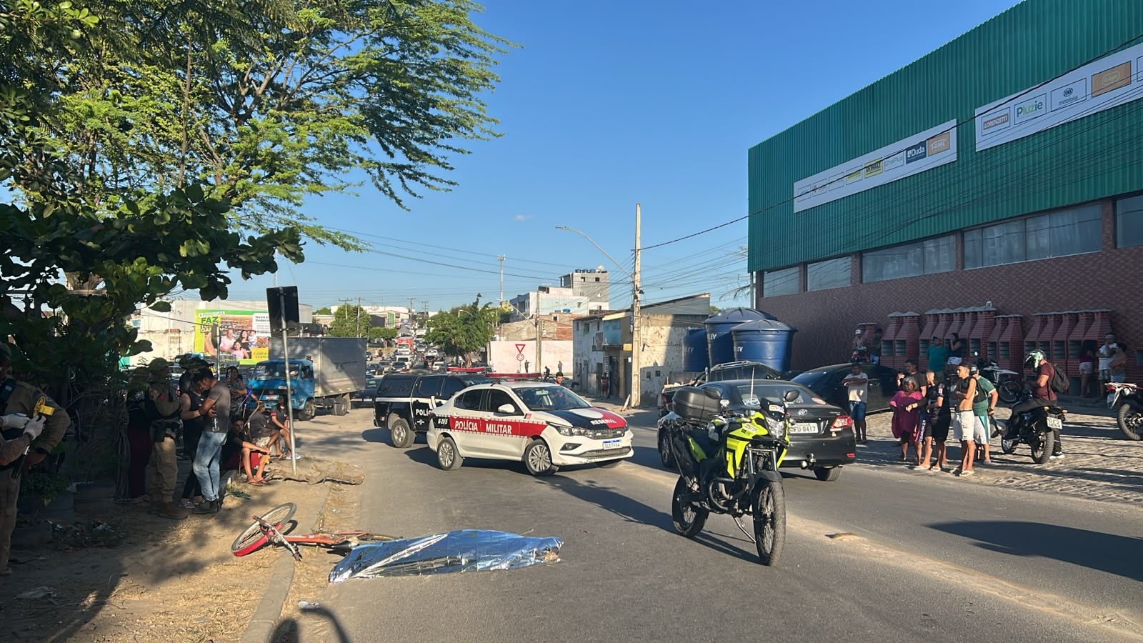 Ciclista morre atropelado por carreta no bairro das Malvinas em Campina Grande