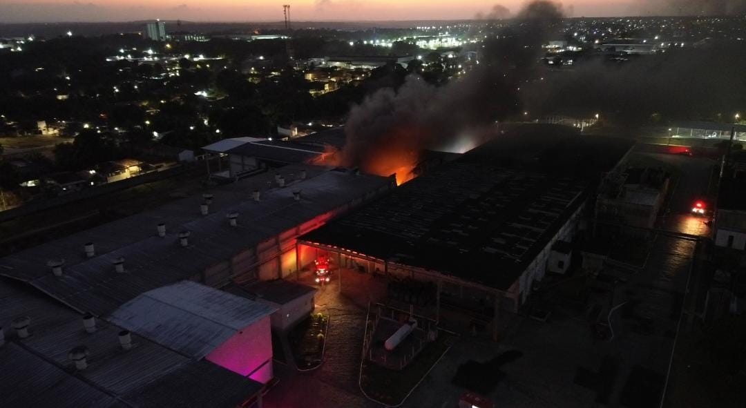 Incêndio atinge fábrica de pães no Distrito Industrial de João Pessoa