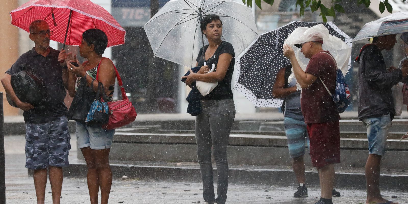 Inmet emite alerta de chuvas intensas para várias regiões do Brasil