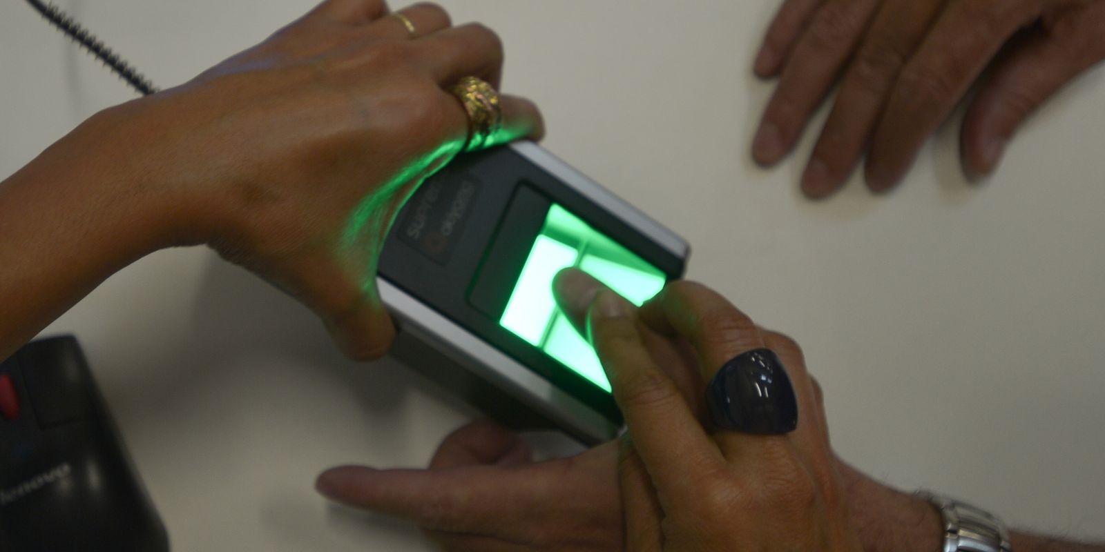 INSS emite alerta urgente sobre golpes envolvendo biometria falsa