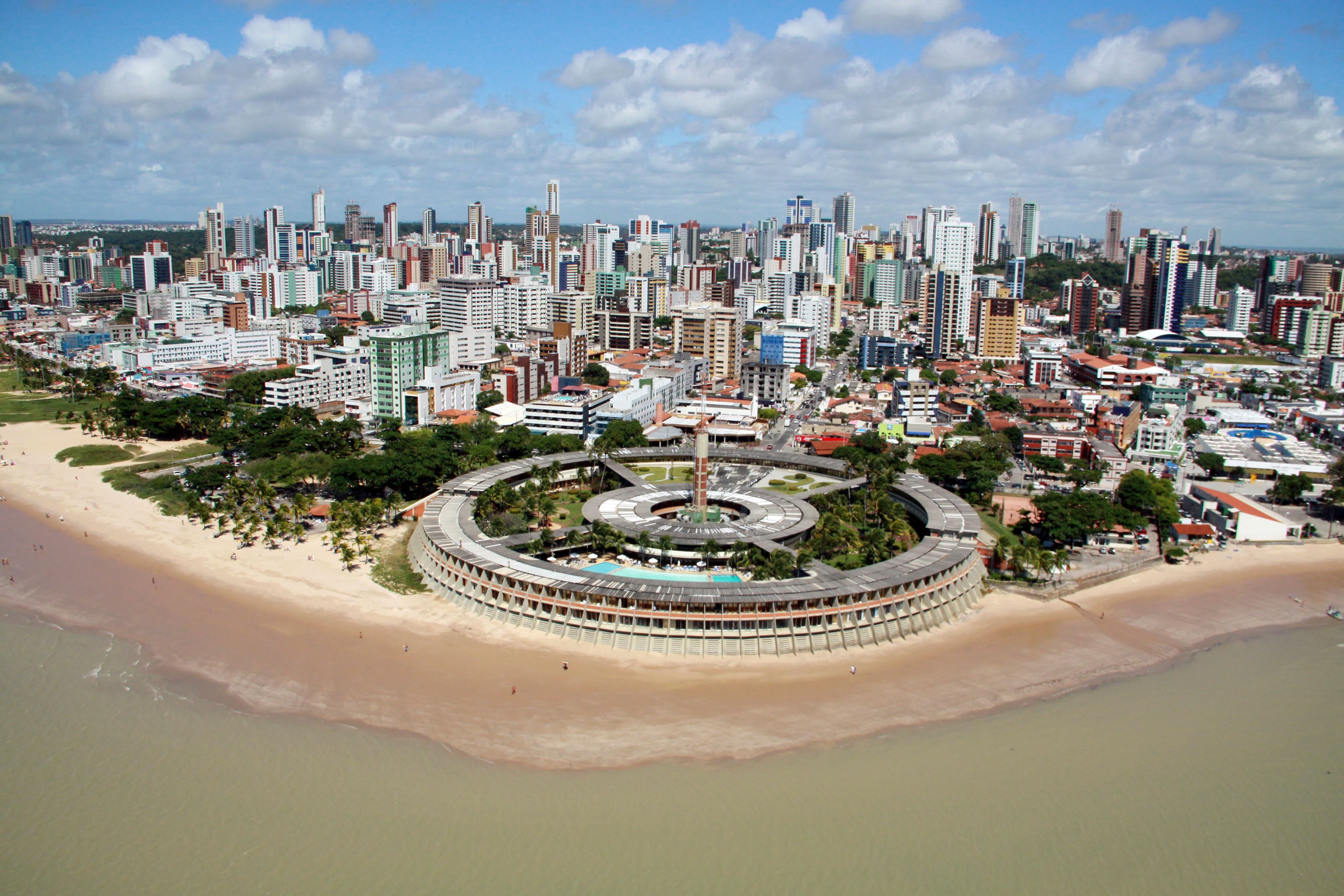 Justiça libera posse do Hotel Tambaú para grupo empresarial em João Pessoa