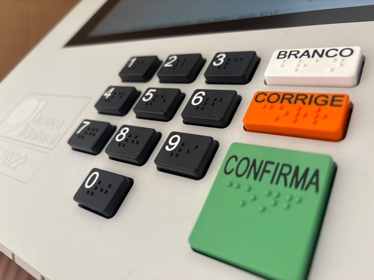 Lá Vem o Enem: estude as constituições brasileiras e a cidadania