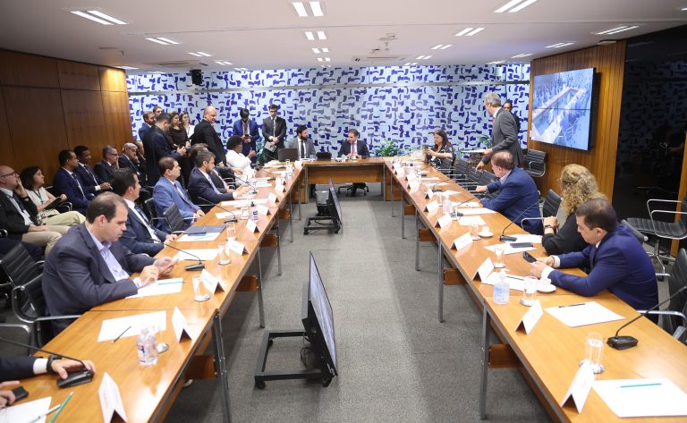 Lideres partidarios discutem governabilidade na camara apos o pleito