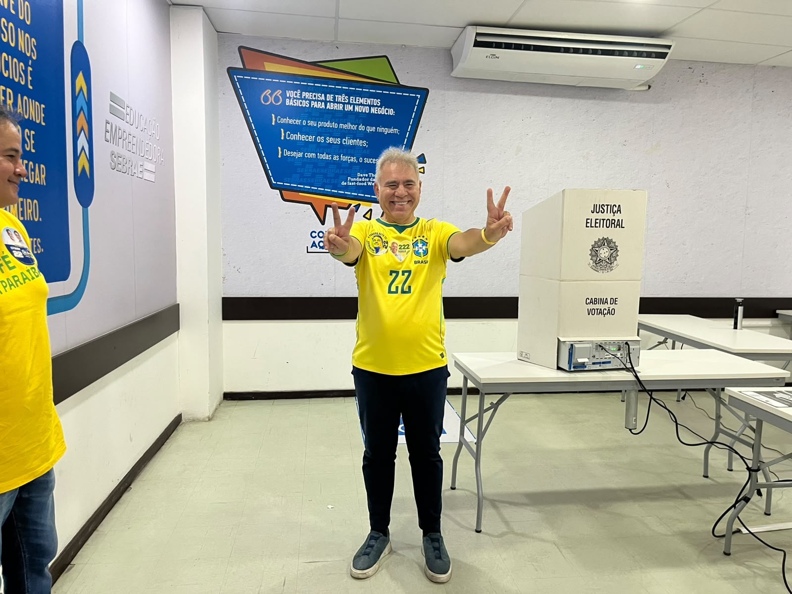 Marcelo Queiroga vota em João Pessoa e defende equilíbrio entre poderes