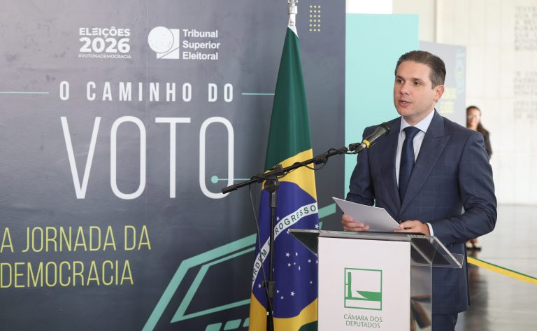 Hugo Motta comemora recorde histórico da bancada feminina na Câmara dos Deputados