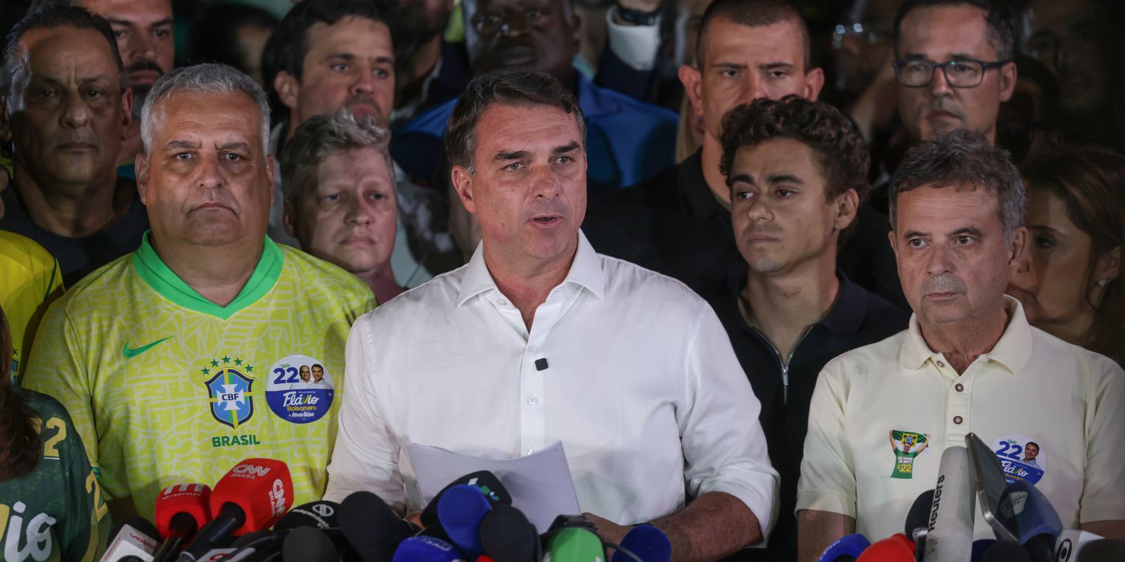 Polícia Federal investiga circunstâncias da fuga de Flávio Bolsonaro