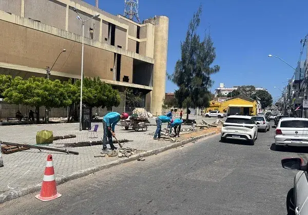 Prefeitura de Cajazeiras vai instalar 15 tendas no Largo da Telemar para organizar comércio ambulante