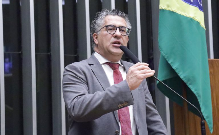 Projeto exige rotas de escape para fauna em canais artificiais de água