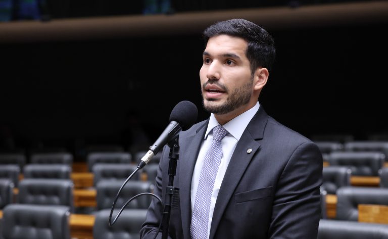 Projeto quer dar desconto em multas de trânsito para motoristas de aplicativo