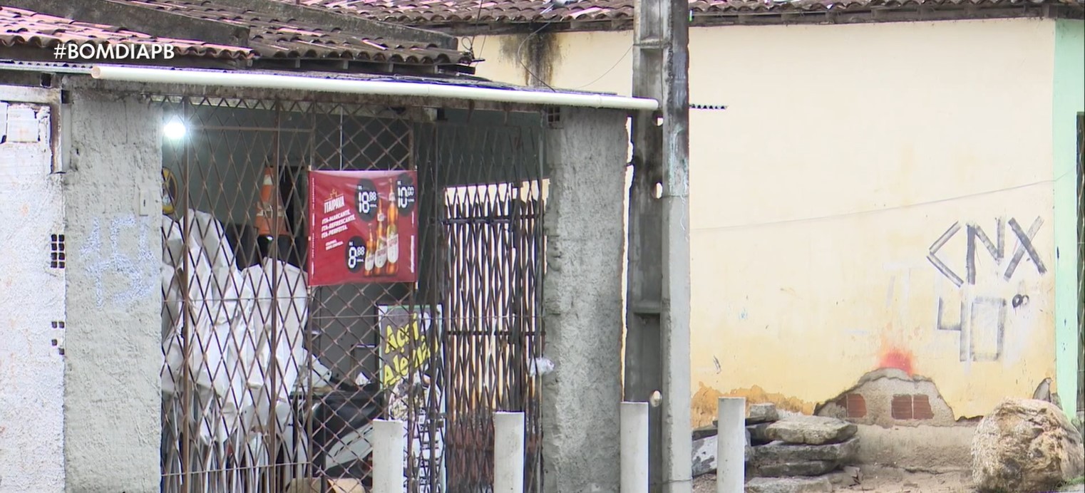 Polícia cumpre mandado de prisão em Campina Grande após morte em bar