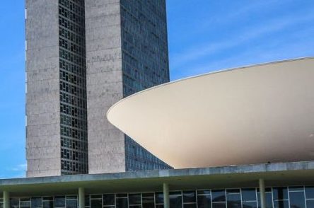 Taxa de renovação na Câmara dos Deputados atinge 38,7% nas eleições