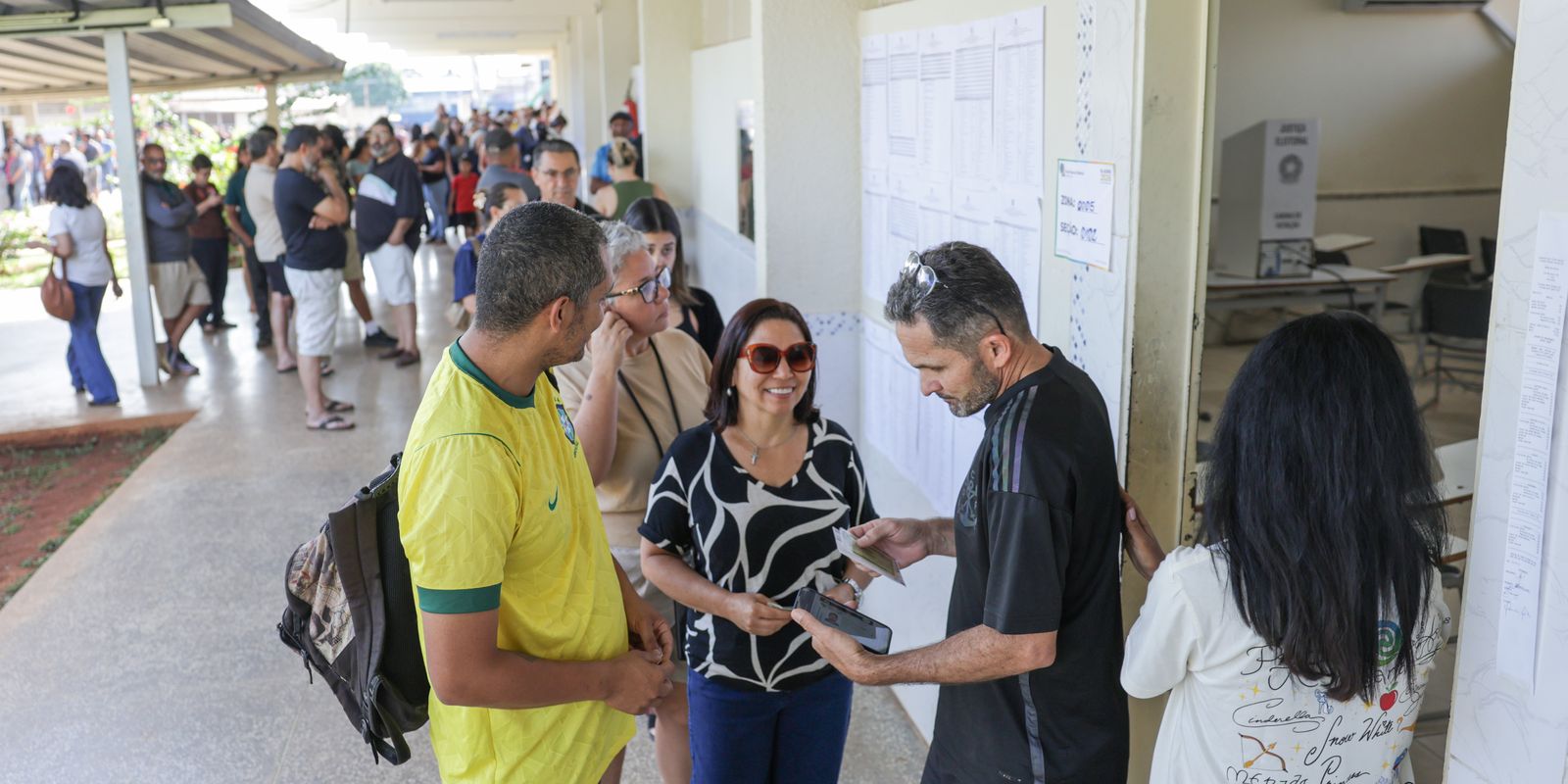 Direito ao voto no dia da eleição garante ausência sem desconto