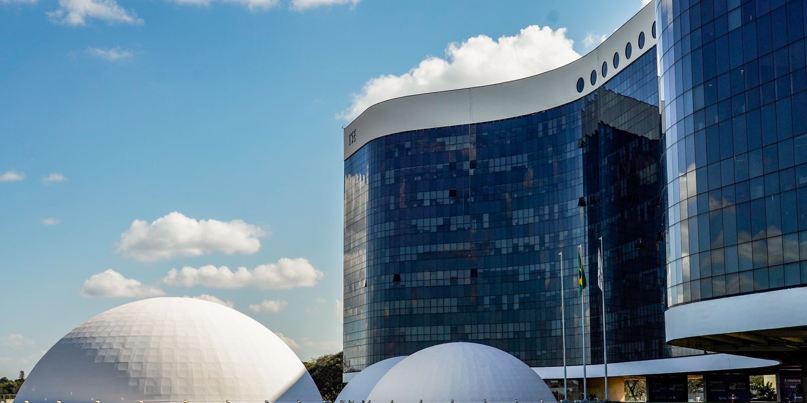 TSE nega pedido da campanha de Flávio para remover postagens de sindicatos