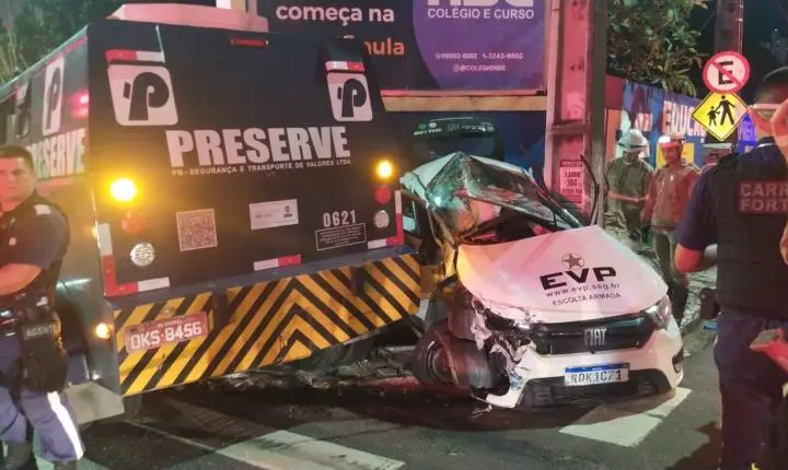 Acidente entre carro-forte e escolta deixa motorista ferido em João Pessoa