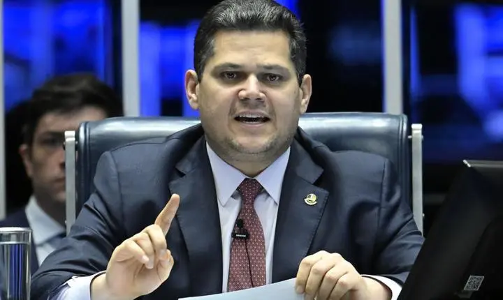 Davi alcolumbre define calendário de votação para a pec da escala 6x1