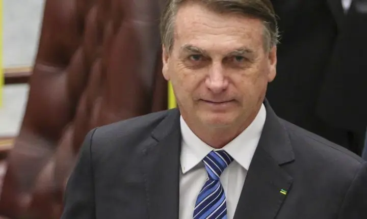 Alexandre de Moraes mantém Bolsonaro em prisão domiciliar