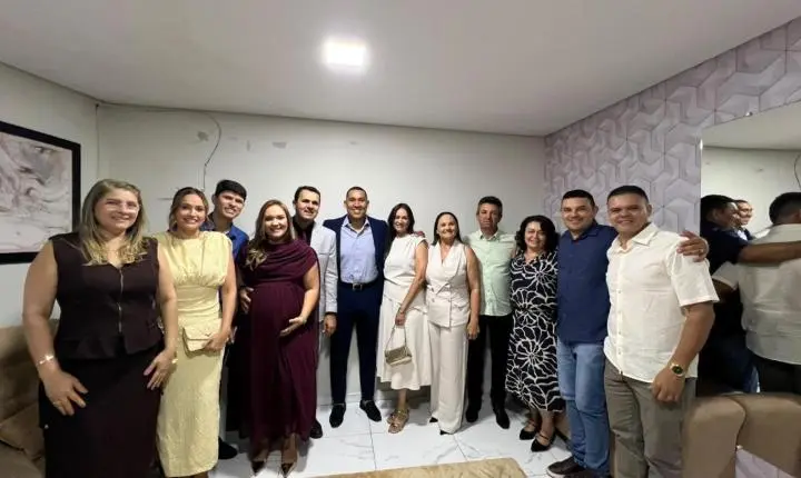 Alisson Santos reúne multidão em noite de fé pelos 32 anos de Bernardino Batista