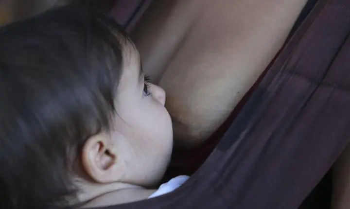 Amamentação diminui o risco de doença cardíaca na mãe e fortalece a saúde cardiovascular feminina
