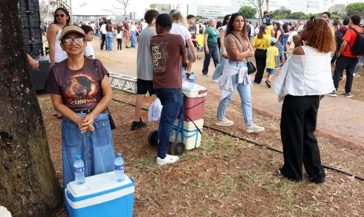 Trabalhadores informais buscam renda extra no desfile de 7 de setembro