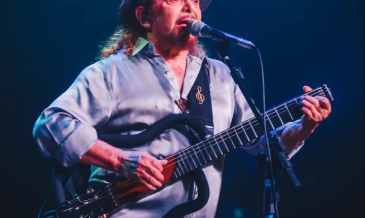 Campina Grande comemora 162 anos com show gratuito de Geraldo Azevedo