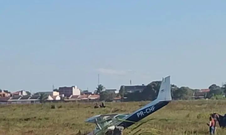 Avião de pequeno porte realiza pouso forçado na Grande João Pessoa